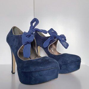 Your Feet Look Gorgeous Navy Suede Platform Heel with Tie